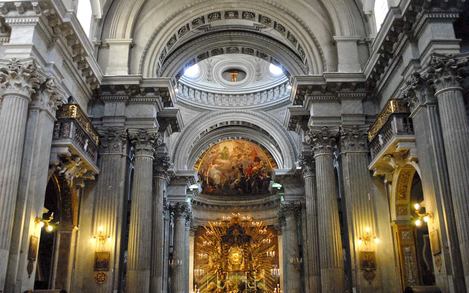 Facciata della chiesa di Santa Maria in Portico in Campitelli a Roma